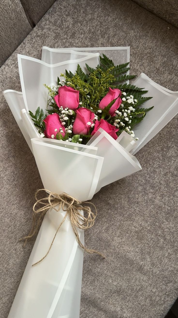 Pink rose & Baby’s Breath Bouquet
